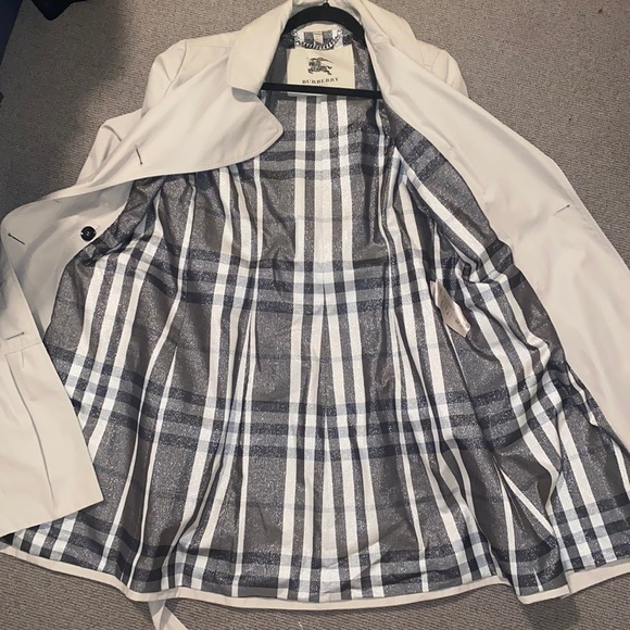 Rare Burberry Trench Khaki with silver buttons and back hem ruffle sz 10 - Picture 3 of 16